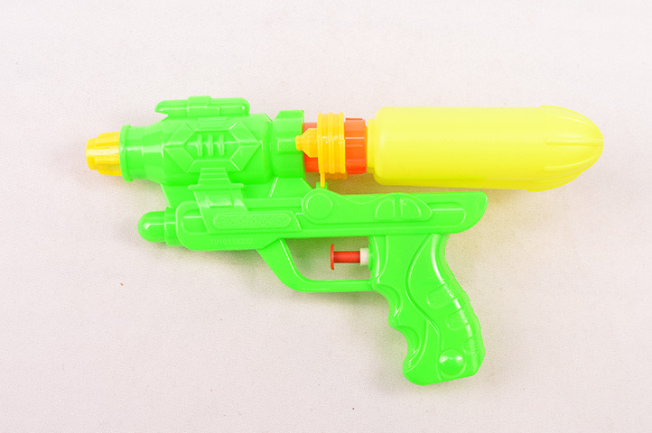 PISTOLA DE AGUA MEDIANA ECONOMICA